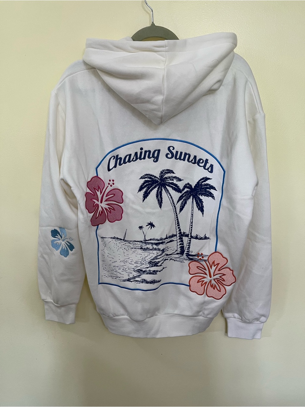 NEW Altar’d State White Chasing Sunsets Embroidered Hoodie Size Small NWT - Picture 3 of 9